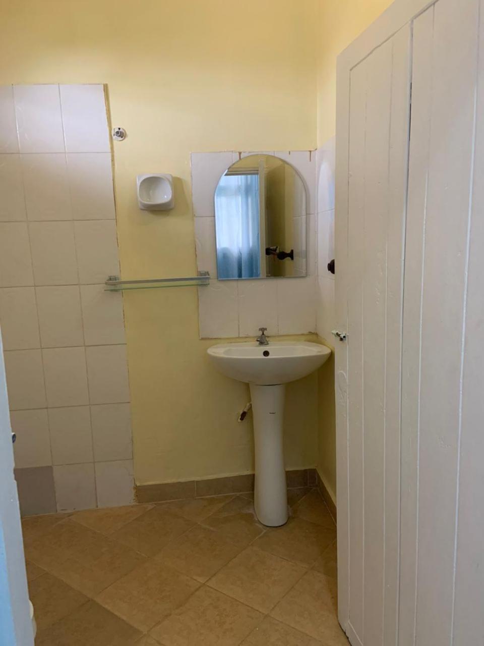 Kibodya Hotel Nkrumah Νταρ ες Σαλάμ Δωμάτιο φωτογραφία